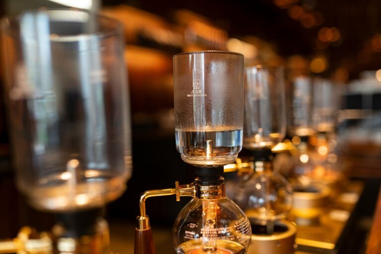 Siphon coffee maker