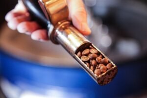 Read more about the article Light vs. Dark Roast: Home Brewing for Your Perfect Cup
